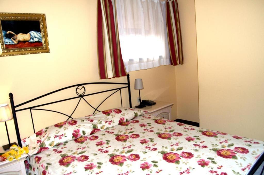 Park Villa - Boutique Hotel Тімішоара Екстер'єр фото